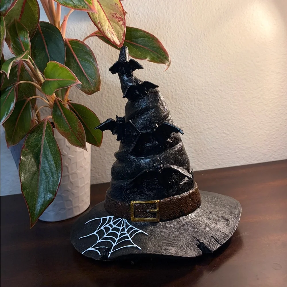 Two piece witch hat and shoes holiday decor - Picture 6 of 7